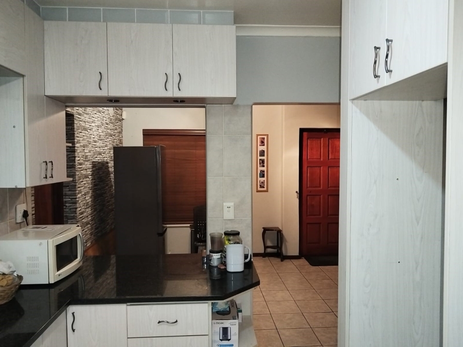 4 Bedroom Property for Sale in Bothasig Western Cape
